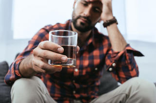 Pijak a alkoholik - czy jest różnica?